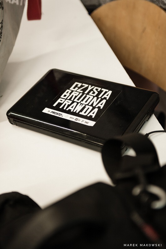 Zuo Corp - FW 2012/13 - Jungle Gardenia - Backstage 17