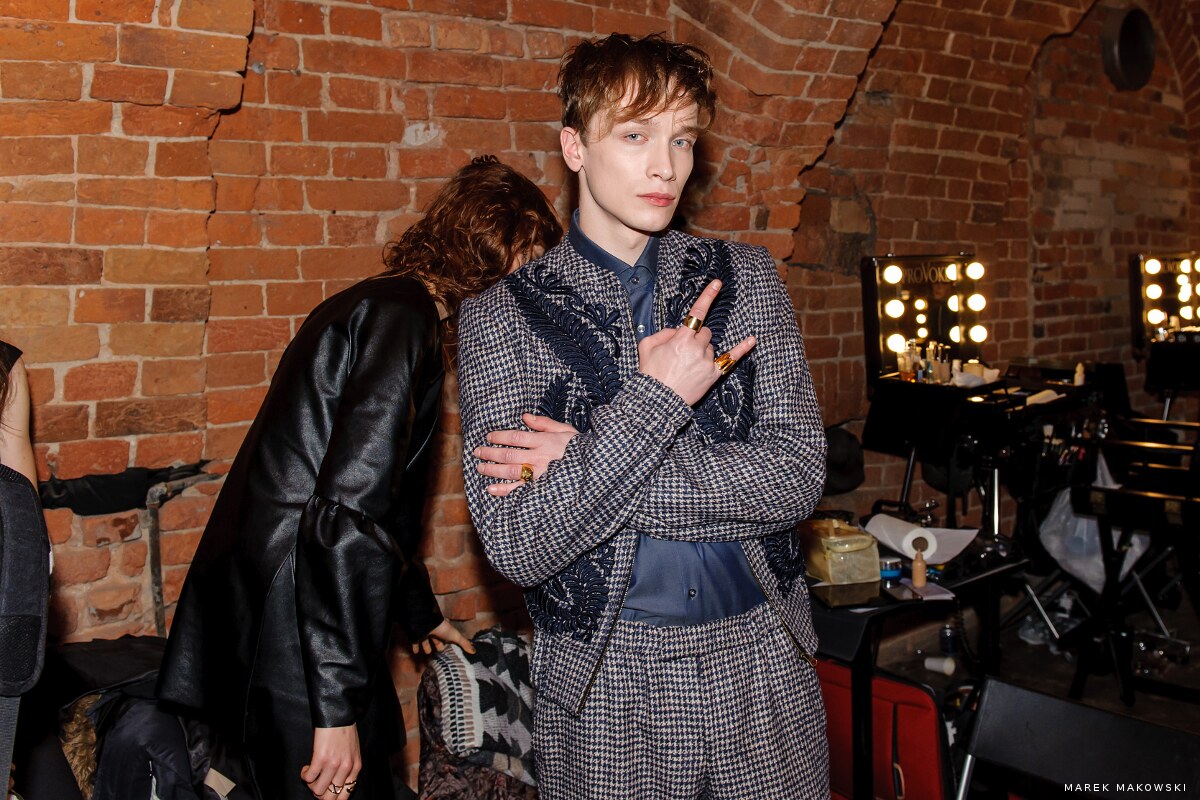 Tomasz Ossoliński - Fall/Winter 2017/18 - Shadows - Backstage 26