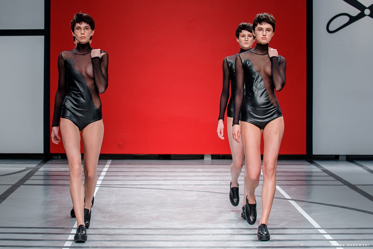 2RU2RA - Painted Black 10