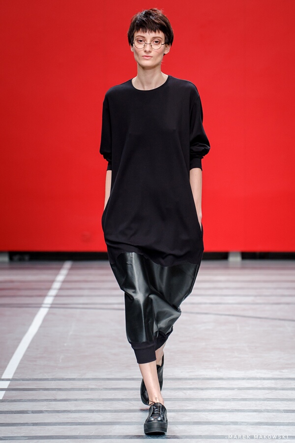 2RU2RA - Painted Black 15