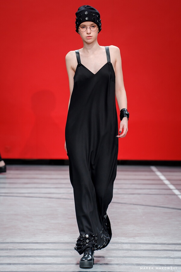 2RU2RA - Painted Black 20