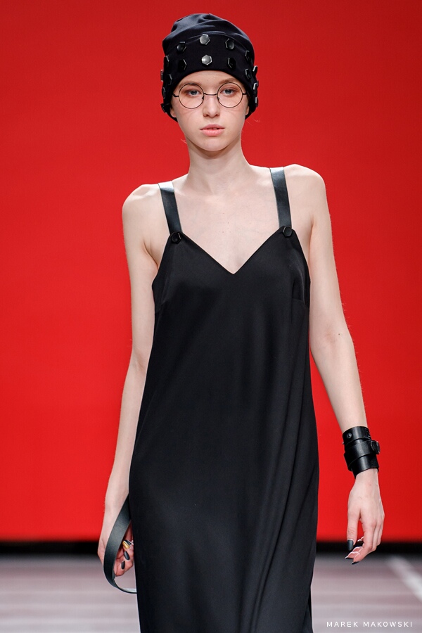 2RU2RA - Painted Black 21