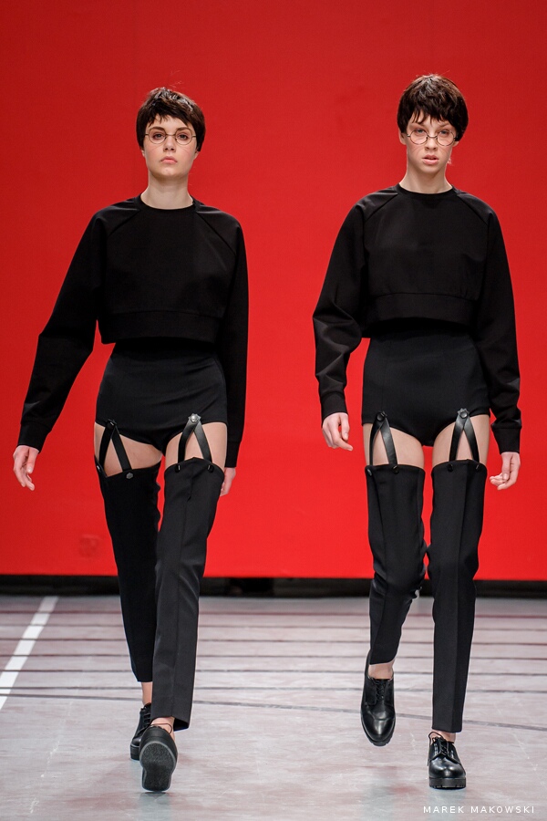 2RU2RA - Painted Black 32