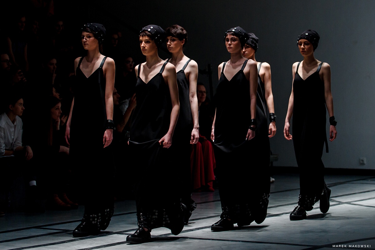 2RU2RA - Painted Black 34